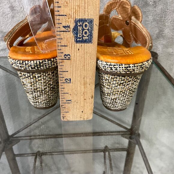 L'Artiste Spring Step Riviera Leather embellished wedge Sandal Women US 9 EUC - Picture 3 of 10